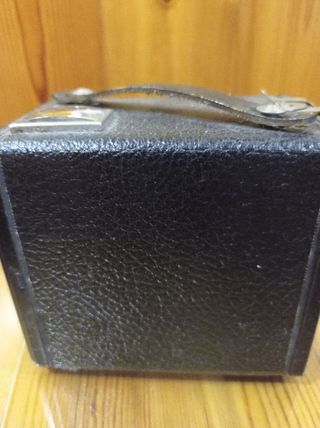 Cámara Kodak Brownie "C" frontal gris