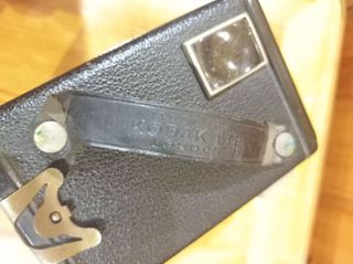 Cámara Kodak Brownie "C" frontal negro