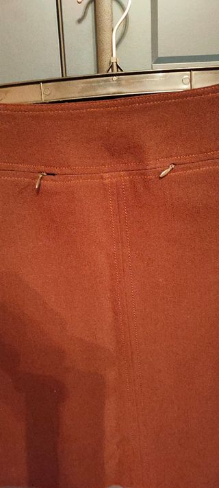 falda marrón chocolate, talla 40