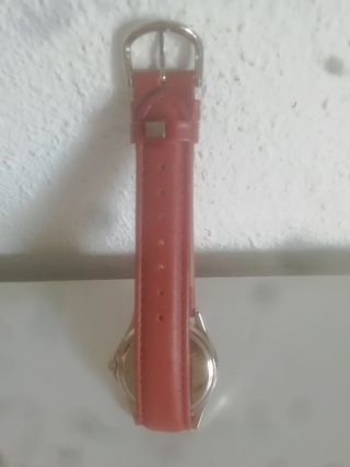 Reloj de pulsera nuevo