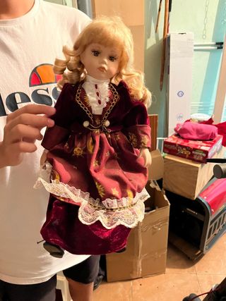 Muñeca porcelana