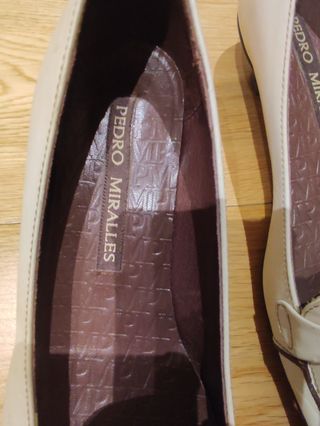 zapatos tipo mocasin tacón bajo