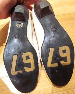 zapatos tipo mocasin tacón bajo