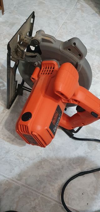 Sierra circular black decker laser