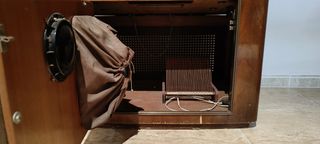 Radio tocadiscos antiguo
