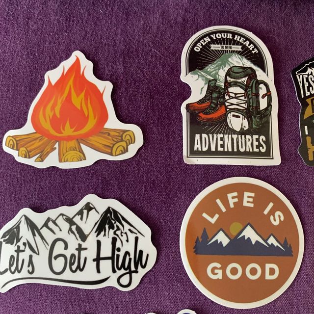 11 adesivi da montagna.