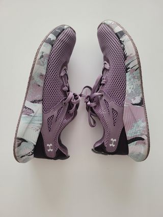 Deportivas Under Armour.