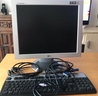 Pantalla ordenador LG y teclado HP