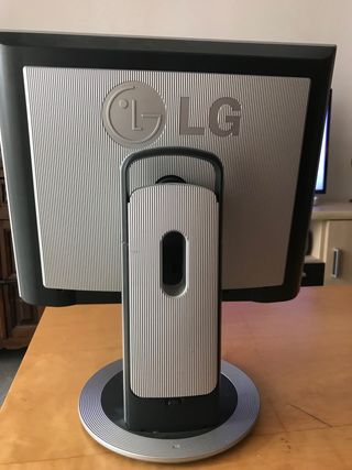 Pantalla ordenador LG y teclado HP