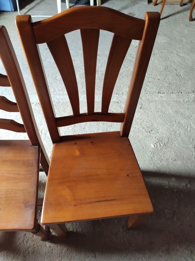 Sillas rústicas 12€ cada una 