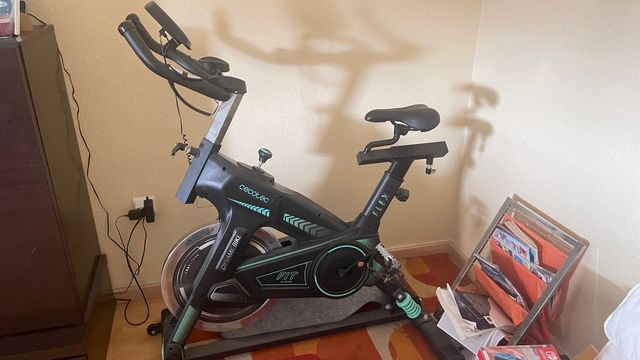 Bicicleta de Fitness. Spinning