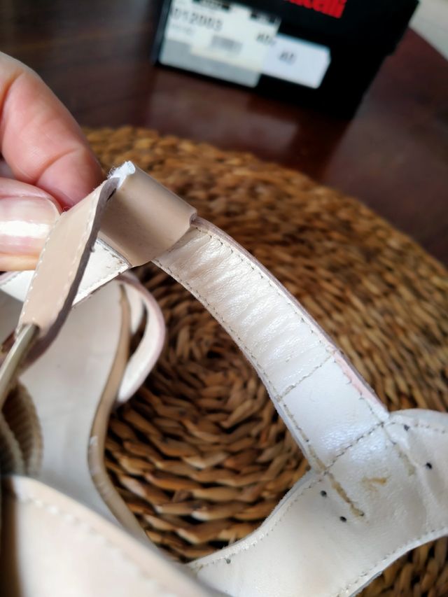 Sandalias de tacón. de Botticelli. talla 40.