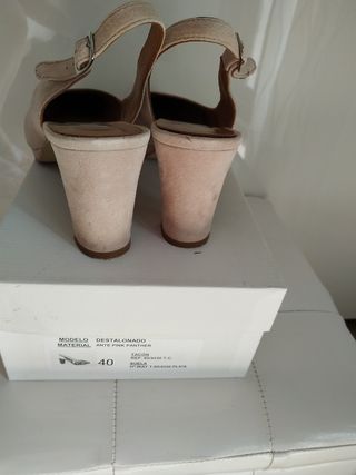 Zapatos tacón destalonados