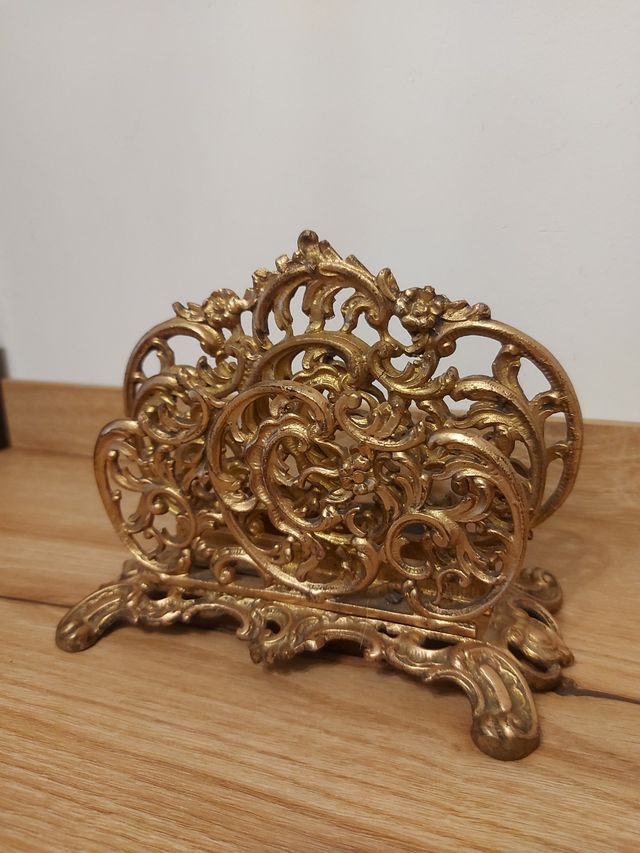 Portacartas de bronce