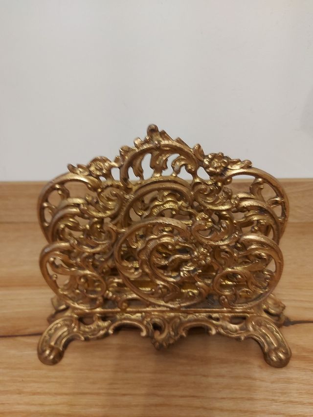 Portacartas de bronce