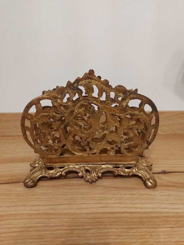 Portacartas de bronce