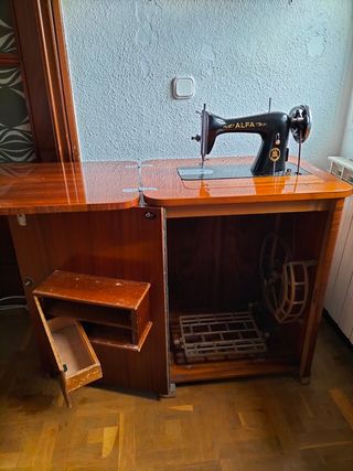 máquina de coser alfa antigua