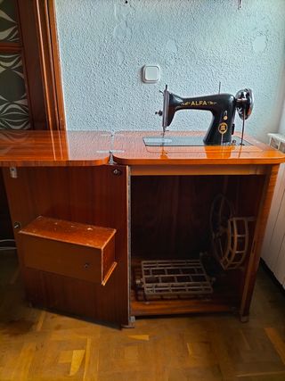 máquina de coser alfa antigua