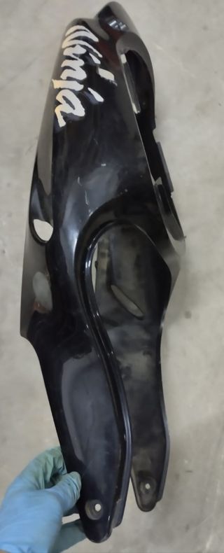 Kawasaki Ninja 600 chapa Colín bajo asiento