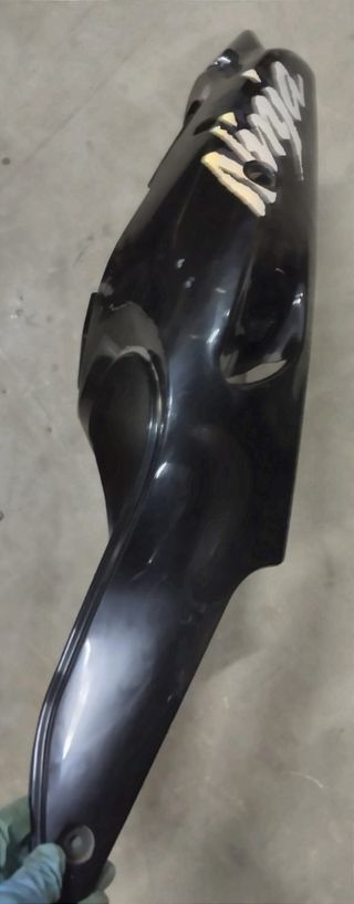 Kawasaki Ninja 600 chapa Colín bajo asiento