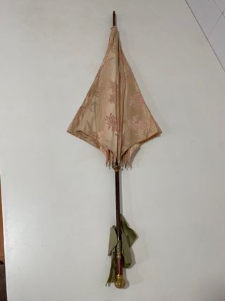 Pieza unica: sombrilla seda y oro S. XIX