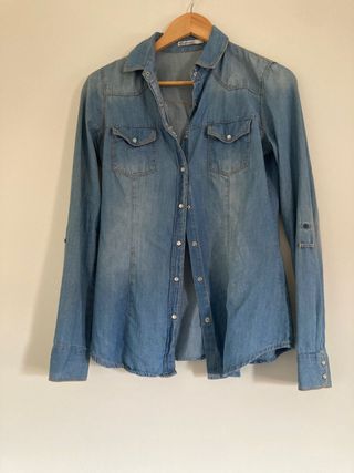 Cazadora vaquera de Stradivarius