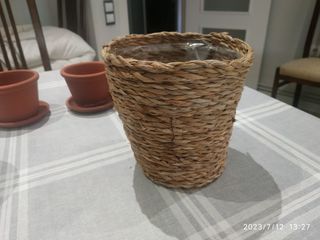Maceteros varios.