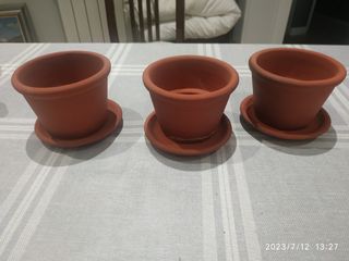 Maceteros varios.