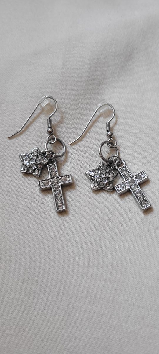 Orecchini a croce con glitter