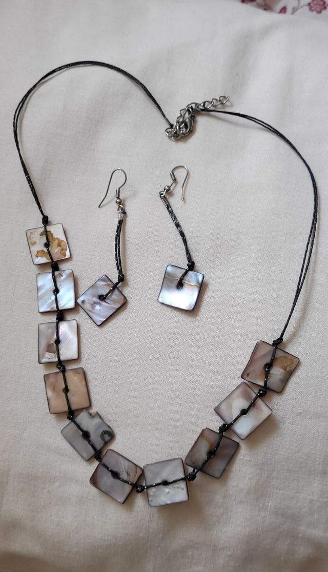 Set girocollo e orecchini