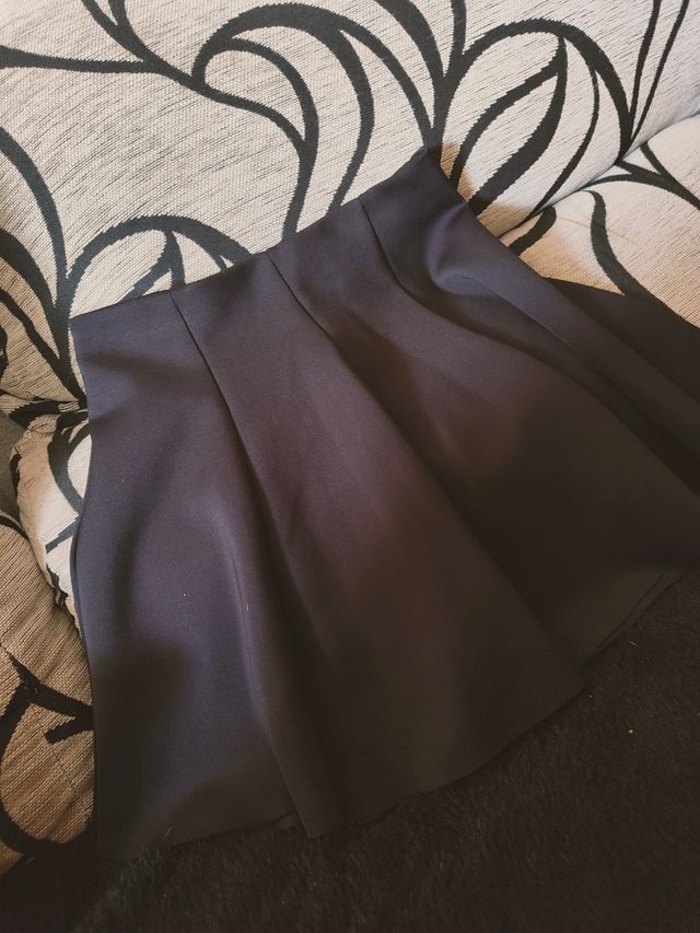 falda negra tablas,  talla M