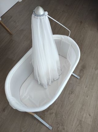 Minicuna Babydjorn (y dosel incluido)