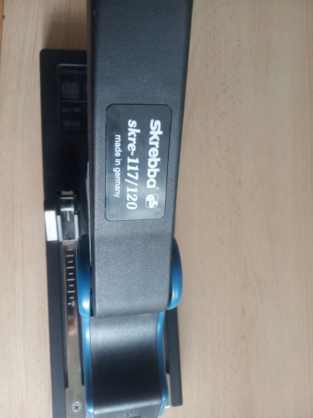 Grapadora industrial skrebba