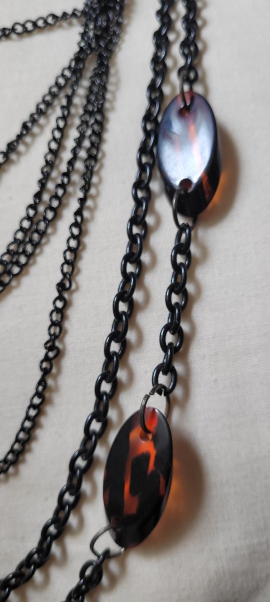 Colletto multiplo. Preziosa.