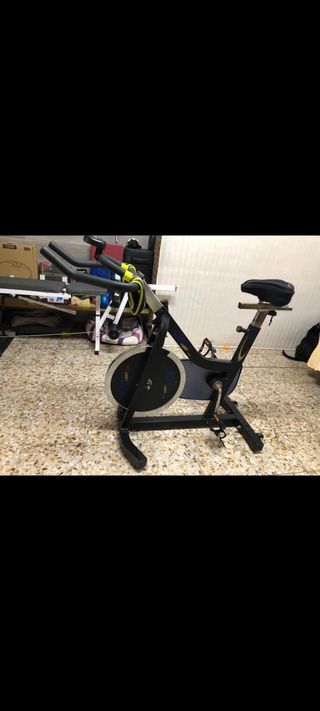 Bicicleta spinning Cups