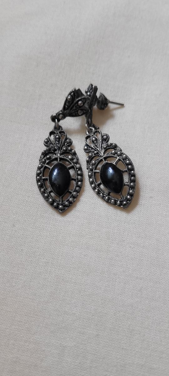 Orecchini metallici neri