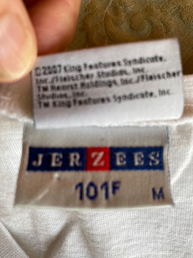 Magliette con etichetta 