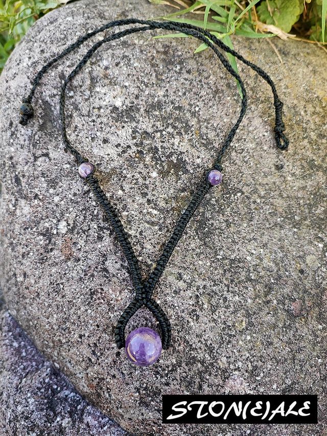 Collana girocollo in macrame con ametista