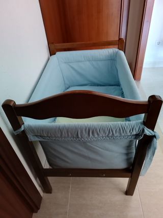 mini cuna de madera