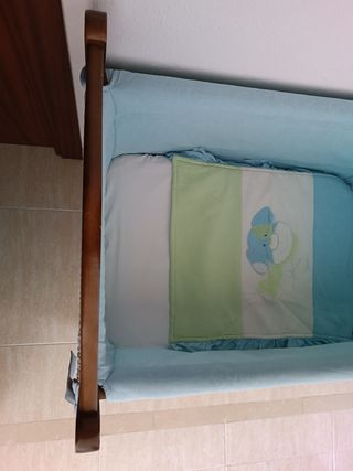 mini cuna de madera