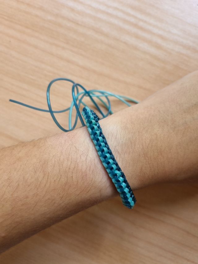 Hilos de plástico para pulseras