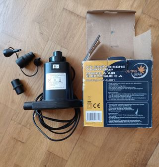 Bomba. Una de 220V, y otra de 12V