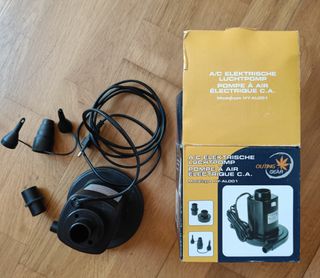 Bomba. Una de 220V, y otra de 12V