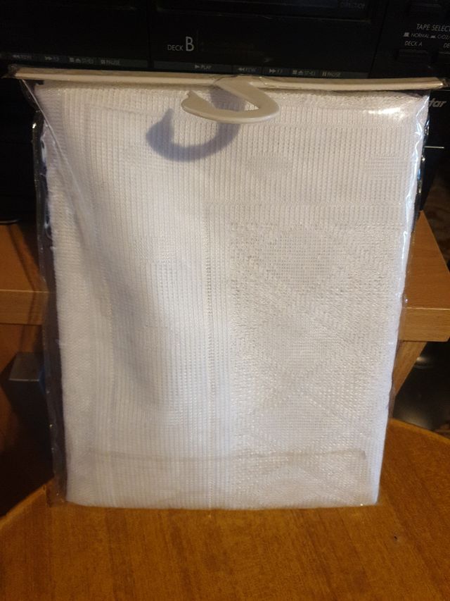 Mantel blanco encage