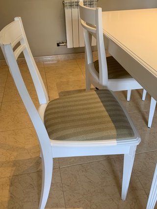 Conjunto mesa, 4 sillas y armario