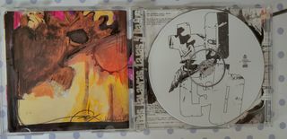 CD y Dvd "Más palabras, cajas y bajos"