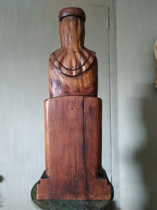 48 CM. VIRGEN  MADERA ESTILO ROMÁNICO.