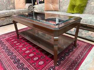 Mesa de centro de madera con cristal 