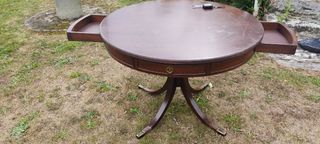 Mesa madera de antigua oficina bancaria