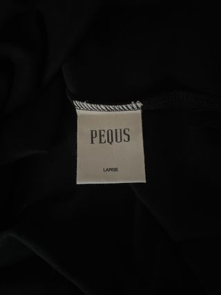 T-shirt Pequs oversize "Harpy" nera